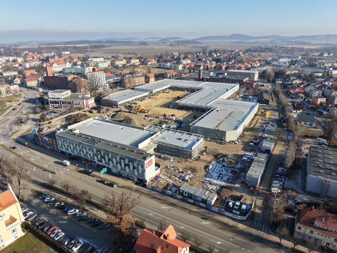Redkom Development: Park handlowy w Dzierżoniowie coraz bliżej otwarcia.