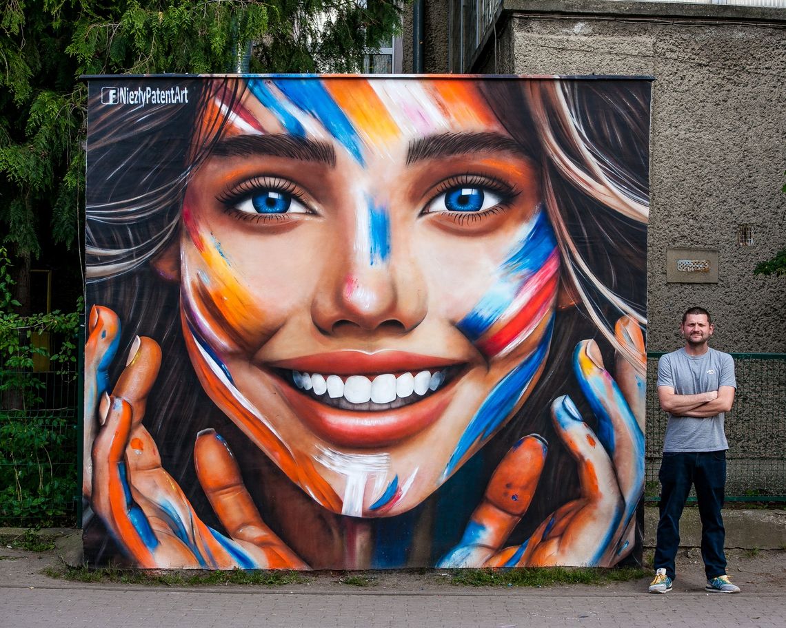 Roman Mrozowski stworzył nowy mural w Dzierżoniowie