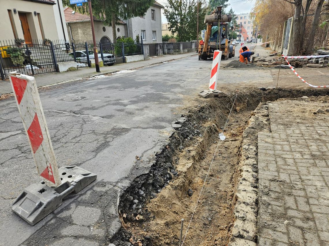 Rozpoczęły się prace przy przebudowie ulicy Lwa Tołstoja w Świnicy Rozpoczęły się prace przy przebudowie ulicy Lwa Tołstoja w Świnicy