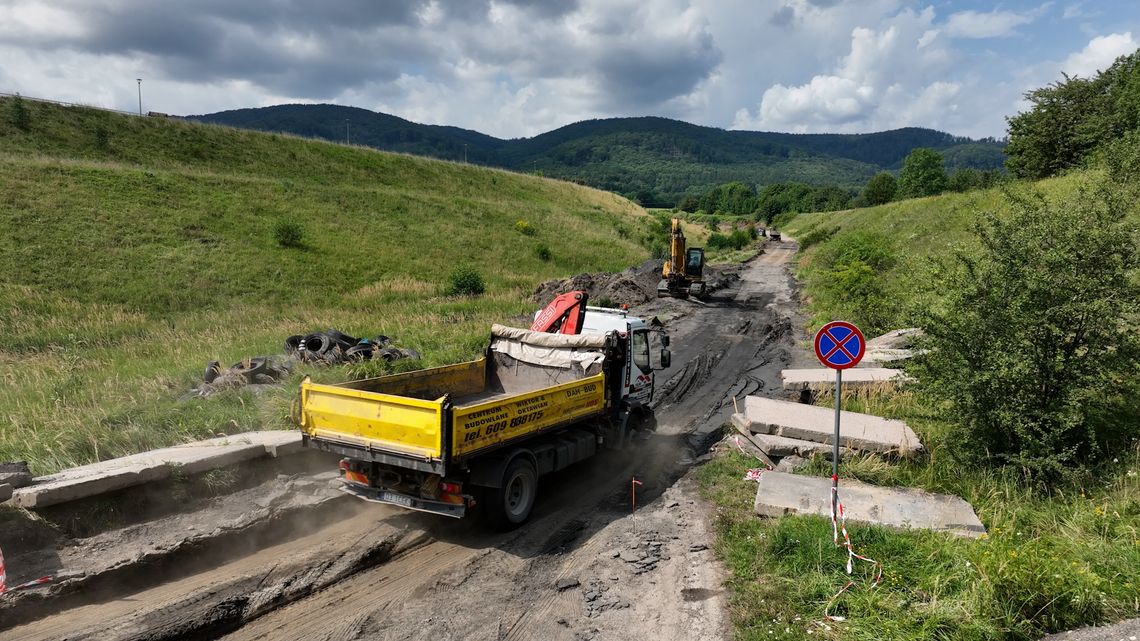 Ruszyła przebudowa drogi gminnej łączącej Camping "Sudety" w Bielawie z ul. Lotniczą