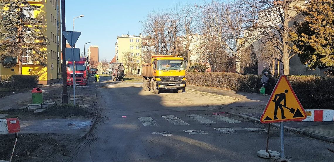 RUSZYŁA PRZEBUDOWA UL. 1 MAJA I SŁONECZNEJ W BIELAWIE