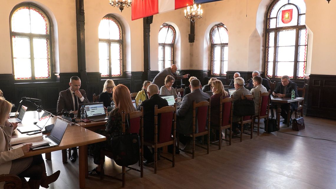 Sesja Rady Miejskiej w Nowej Rudzie Sesja Rady Miejskiej w Nowej Rudzie