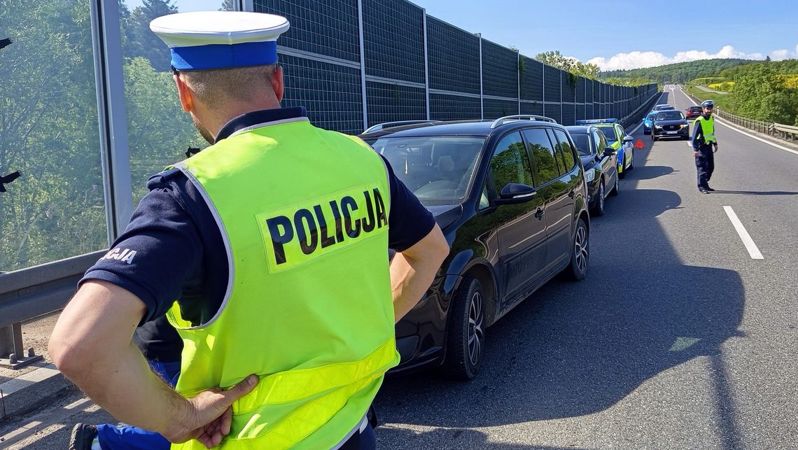 Sieniawka, zderzenie osobówek na estakadzie