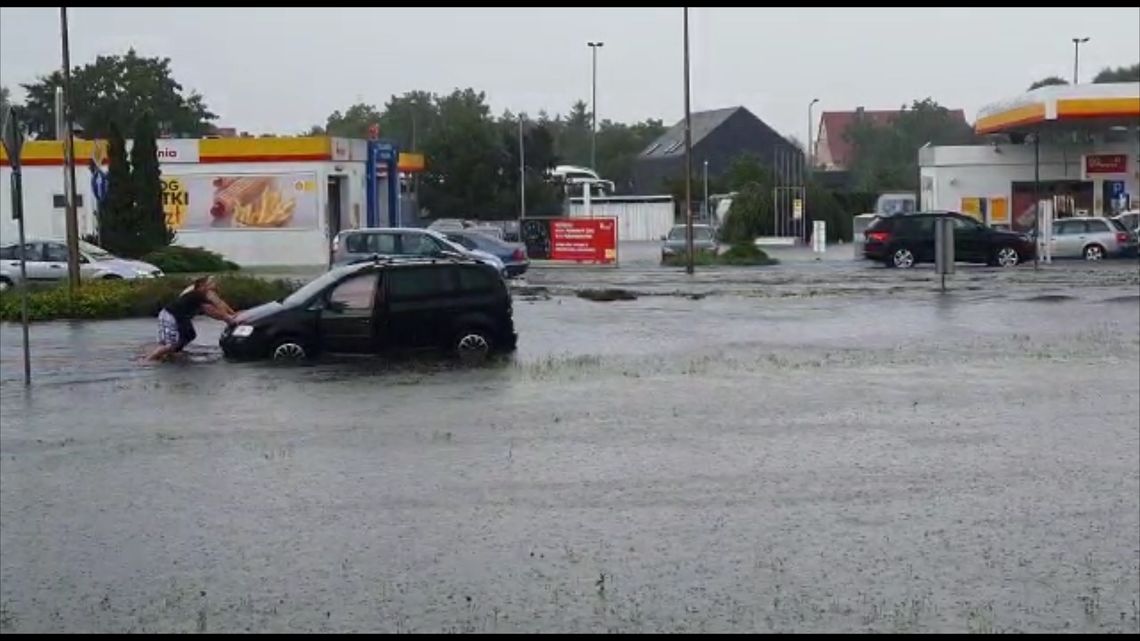 Silne opady deszczu i podtopienia w Dzierżoniowie