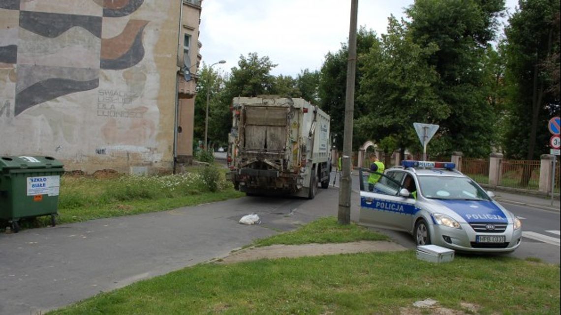 ŚMIECIARKA ŚMIERTELNIE POTRĄCIŁA PIESZEGO ŚMIECIARKA ŚMIERTELNIE POTRĄCIŁA PIESZEGO
