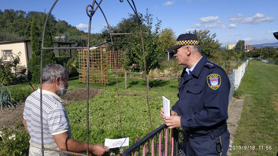 SPALANIE ŚMIECI NA DZIAŁKACH SUROWO ZABRONIONE