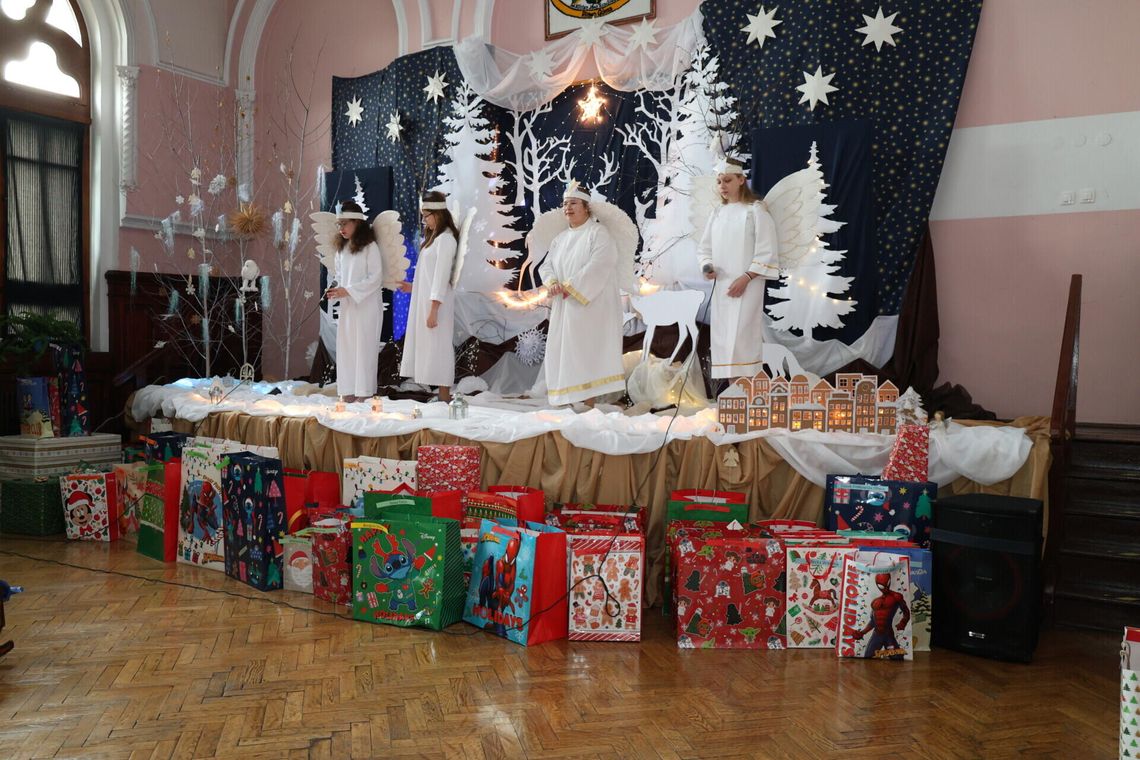 Spotkanie przedświąteczne w Specjalnym Ośrodku Szkolno-Wychowawczym w Piławie Górnej