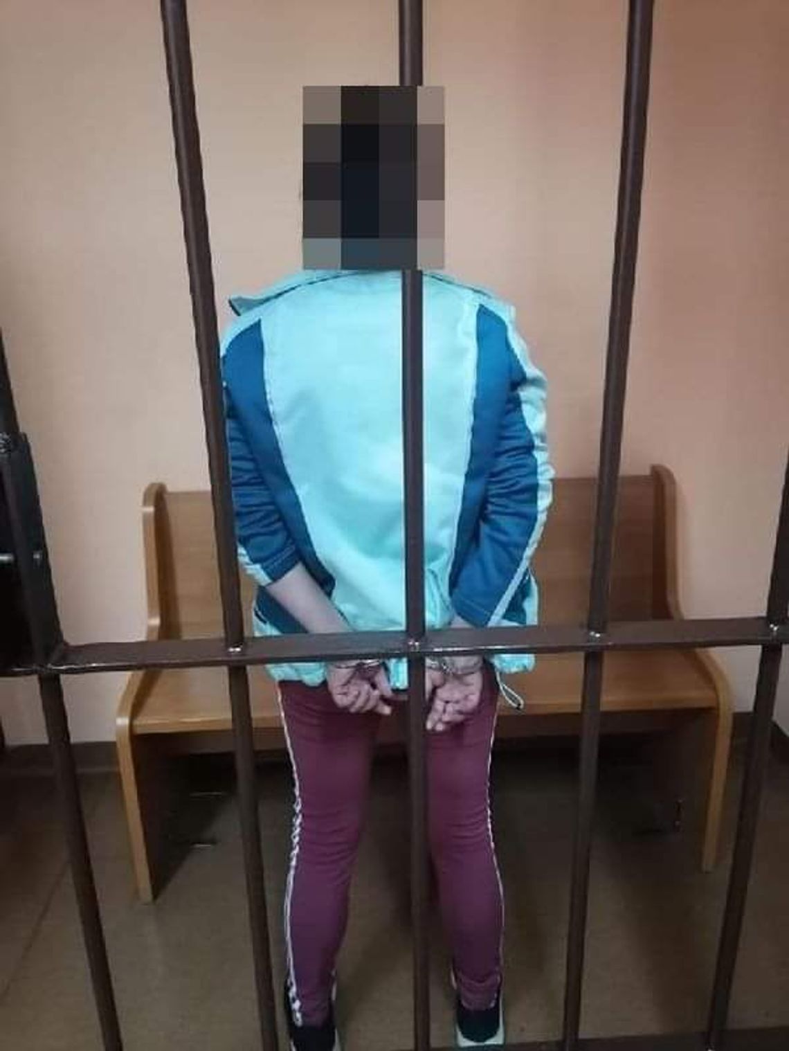 Sprawczyni kradzieży zuchwałej zatrzymana przez bielawskich policjantów Sprawczyni kradzieży zuchwałej zatrzymana przez bielawskich policjantów