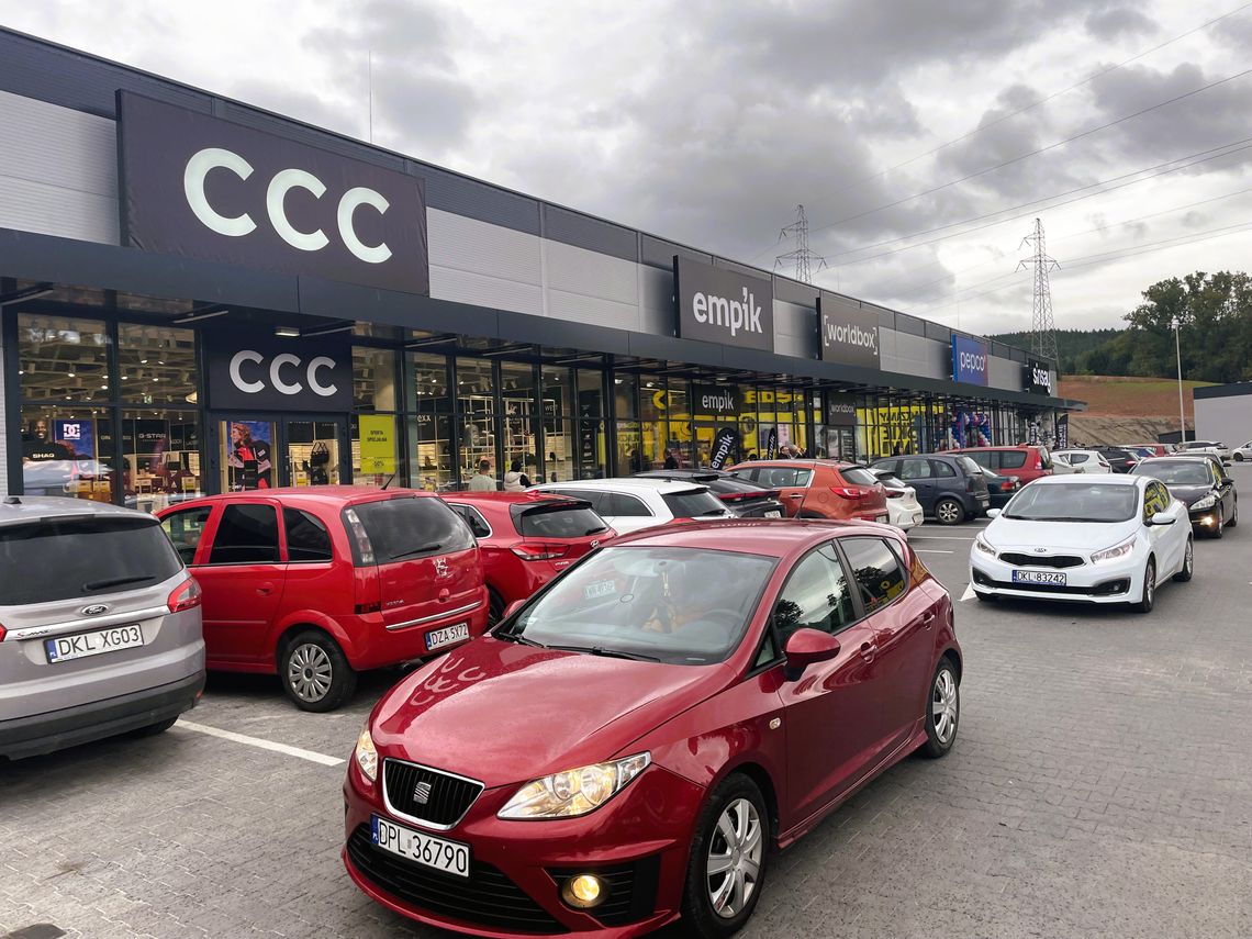 STB Budownictwo oddało M Park Nowa Ruda. Park handlowy już otwarty dla klientów