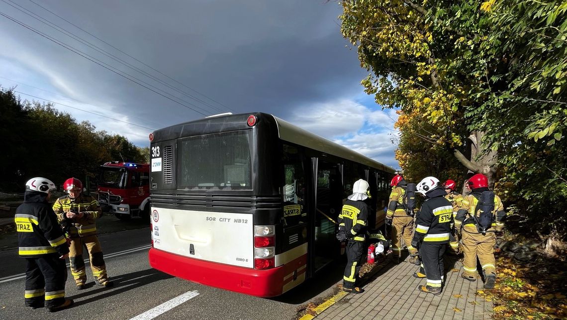 Strażacy zadysponowani do pożaru autobusu