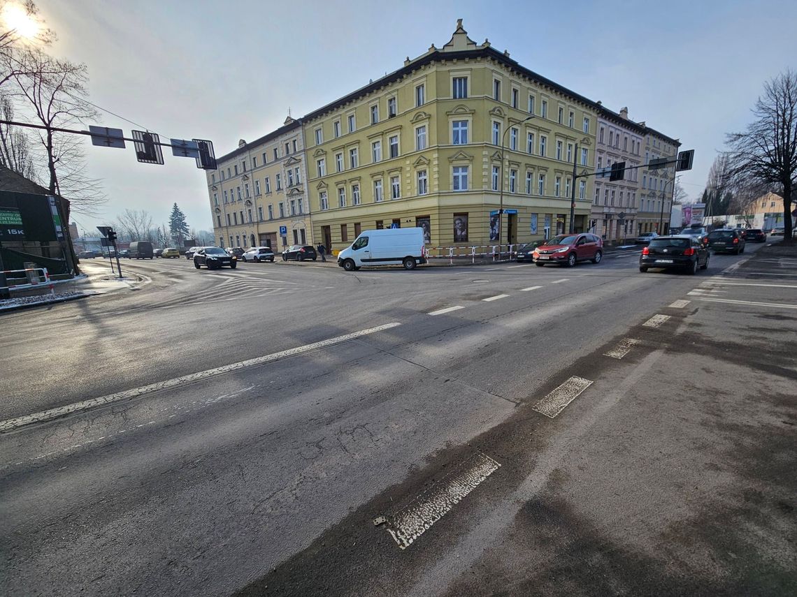 Świdnica: Miasto wspiera powiat - prawie 5 mln zł na rozbudowę skrzyżowania Świdnica: Miasto wspiera powiat - prawie 5 mln zł na rozbudowę skrzyżowania