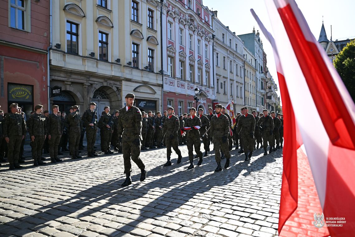 Świdnica: Uroczysta Przysięga Wojskowa 16DBOT