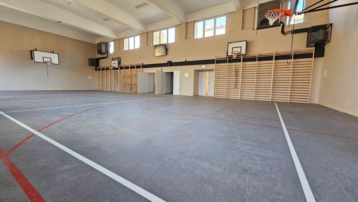 Szkoła Podstawowa nr 9 w Dzierżoniowie zyskuje nowe oblicze. Trwa wielka modernizacja za blisko 10 mln zł Szkoła Podstawowa nr 9 w Dzierżoniowie zyskuje nowe oblicze. Trwa wielka modernizacja za blisko 10 mln zł