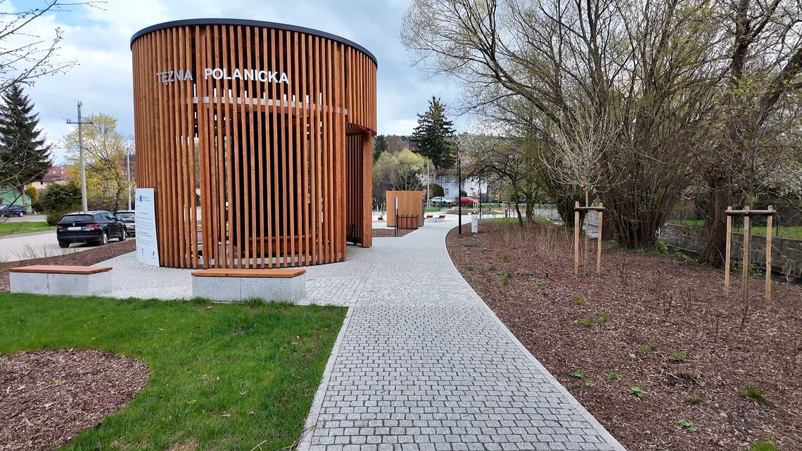 Tężnia solankowa i plac zabaw w Polanicy: Oddychaj zdrowiem!