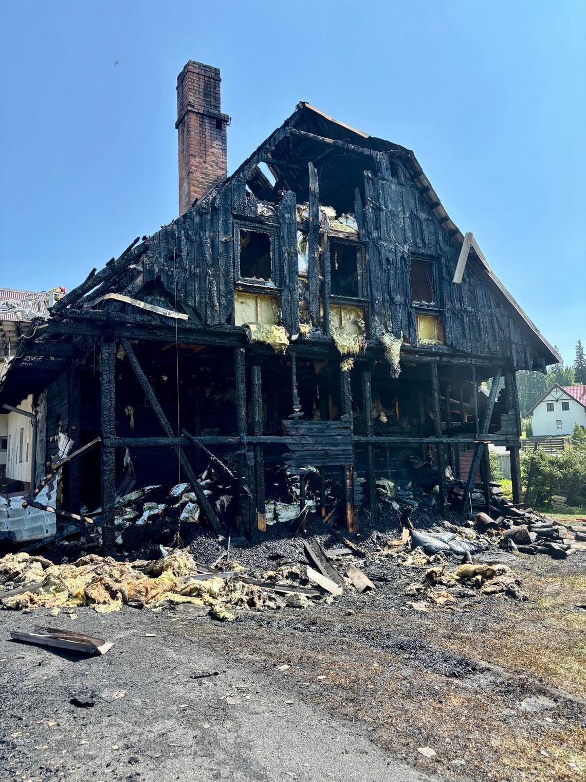 Tragedia w Osmelakowej Dolinie – pożar odebrał rodzinie Osmelaków dom i dorobek życia