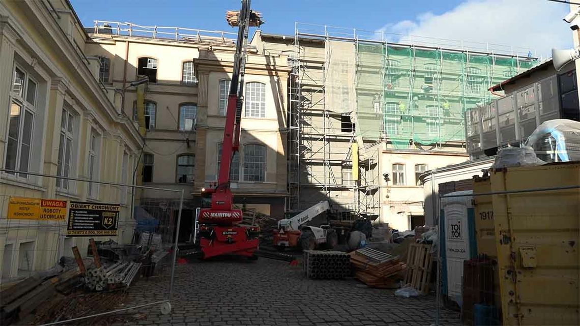 Trwa remont budynku administracyjnego byłych zakładów włókienniczych Bielbaw