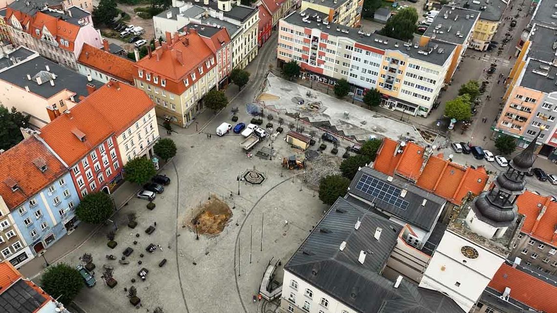 Trwa rewitalizacja dzierżoniowskiego rynku