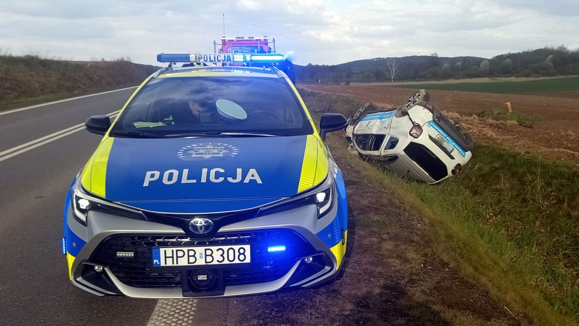 Uciechów. Dachowanie Dacii na obwodnicy