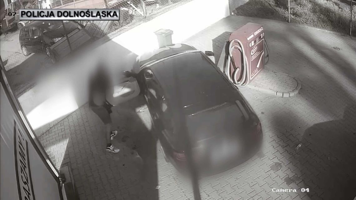 Uciekał przed policjantami, trzymając w ręce… nosidełko z rocznym dzieckiem Uciekał przed policjantami, trzymając w ręce… nosidełko z rocznym dzieckiem
