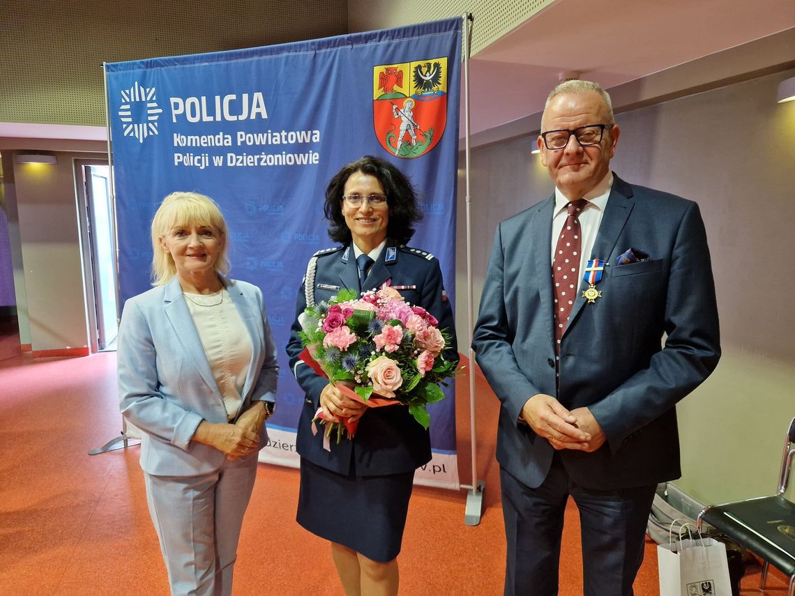 Uroczyste obchody 106-lecia Policji w Dzierżoniowie Uroczyste obchody 106-lecia Policji w Dzierżoniowie
