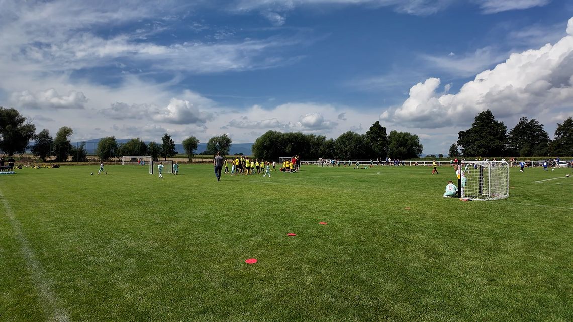 Uroczyste Otwarcie Boiska i Reaktywacja Klubu „Orzeł” w Piławie Dolnej Uroczyste Otwarcie Boiska i Reaktywacja Klubu „Orzeł” w Piławie Dolnej