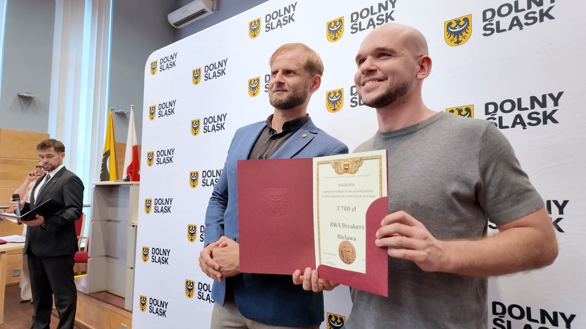 Urząd Marszałkowski nagrodził najlepszych za osiągnięcia sportowe w 2025 roku Urząd Marszałkowski nagrodził najlepszych za osiągnięcia sportowe w 2025 roku