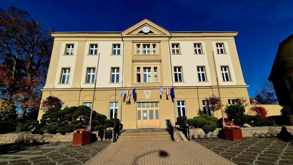 Urząd Miejski w Bielawie wśród liderów zaufania mieszkańców w Polsce Urząd Miejski w Bielawie wśród liderów zaufania mieszkańców w Polsce