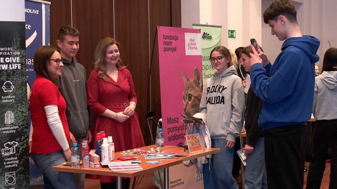 V Forum Zawodów Ziemi Świdnickiej: Przyszłość edukacji i pracy w regionie V Forum Zawodów Ziemi Świdnickiej: Przyszłość edukacji i pracy w regionie