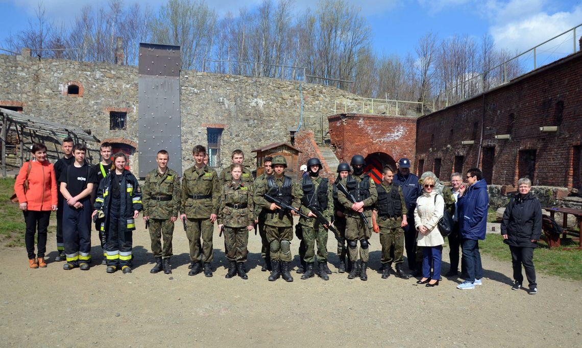 V OBÓZ SPRAWNOŚCIOWY NAUKOWYCH KLAS MUNDUROWYCH