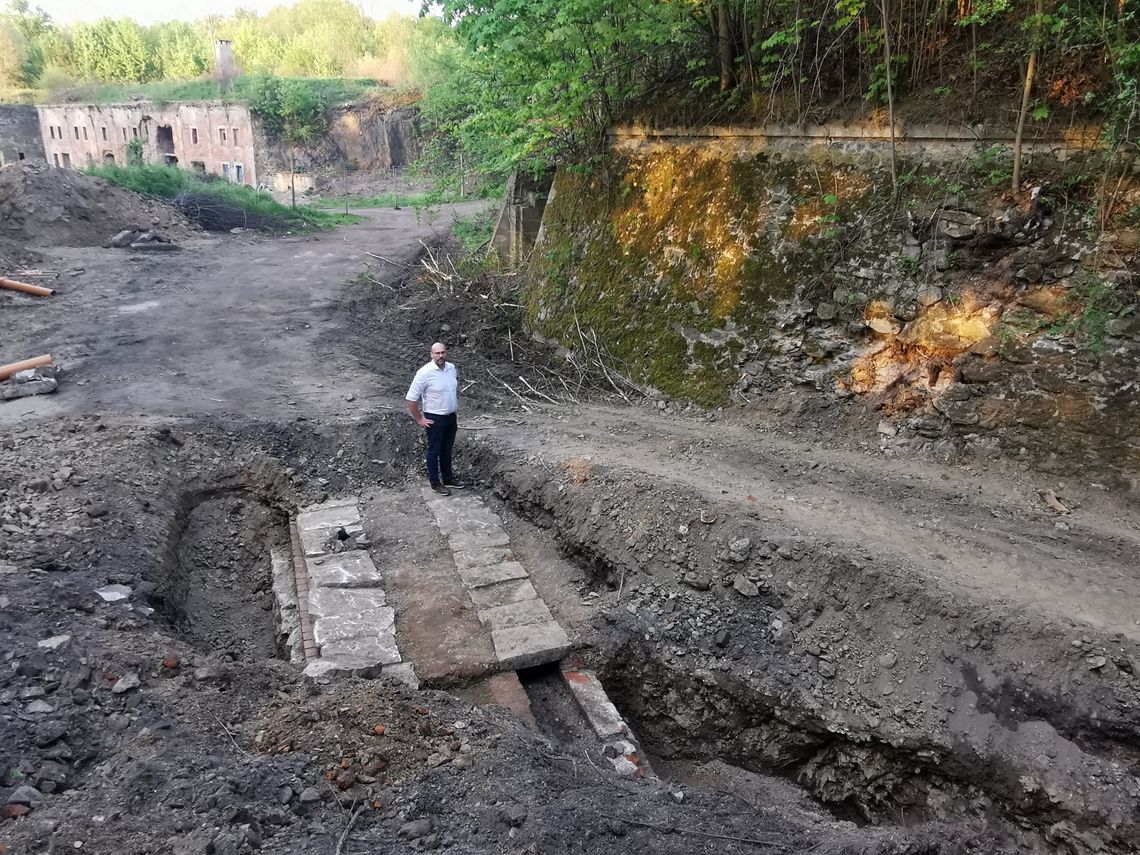 W kłodzkim Forcie Owcza Góra odkryto fragmenty zabudowy dawnej pochylni