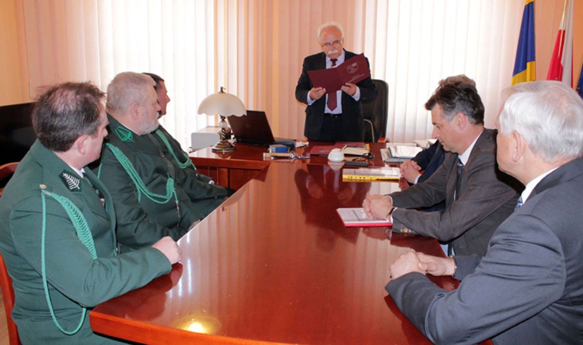 W OBRONIE ŚRODOWISKA NATURALNEGO W OBRONIE ŚRODOWISKA NATURALNEGO