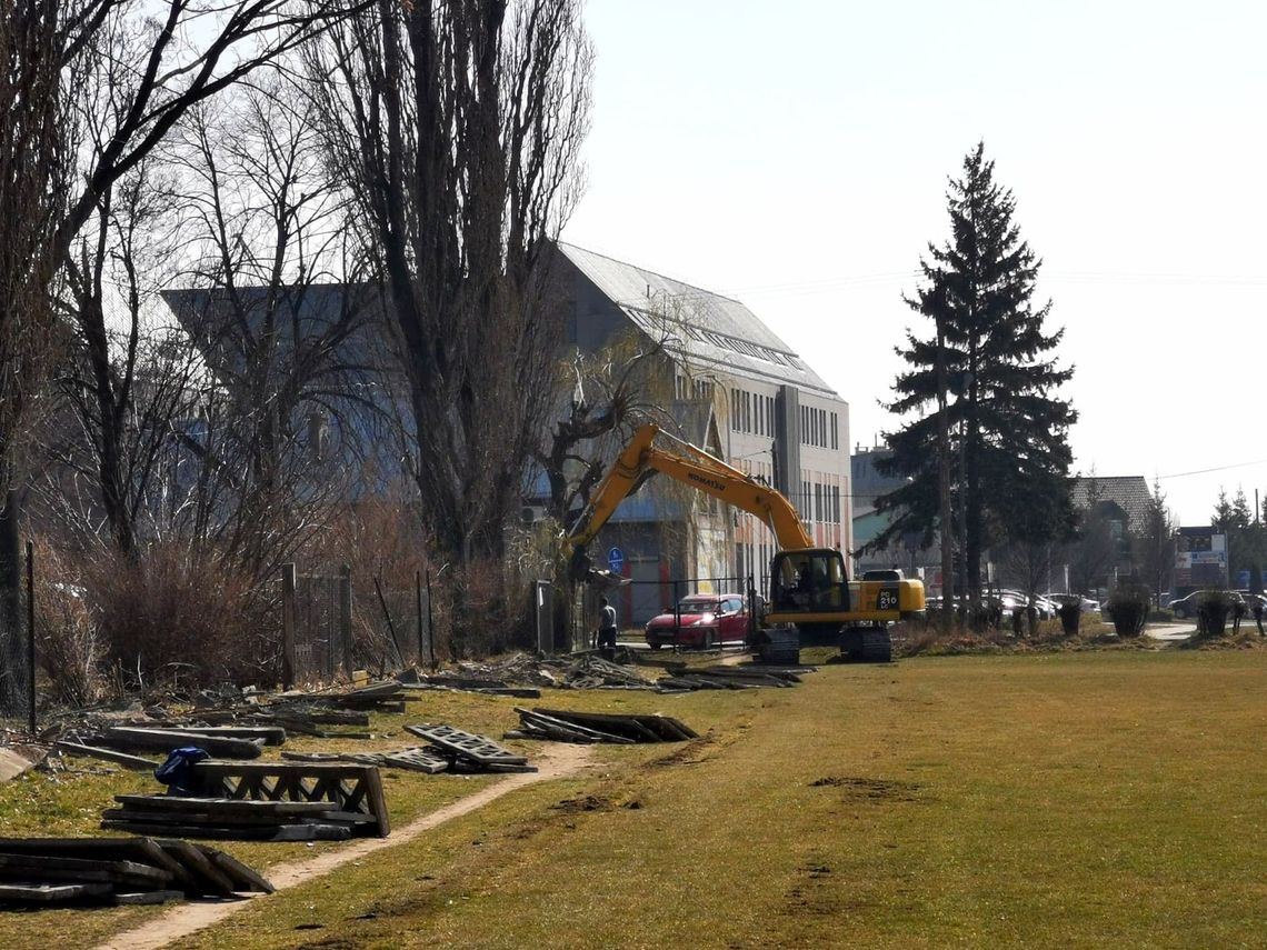 W Ząbkowicach rozpoczęła się budowa pełnowymiarowego boiska ze sztuczną murawą
