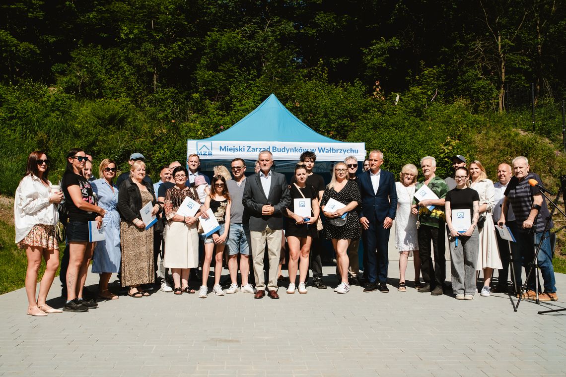 Wałbrzych: mieszkańcy otrzymali klucze do wyremontowanych mieszkań przy ul. Starej 2 i Starej 3