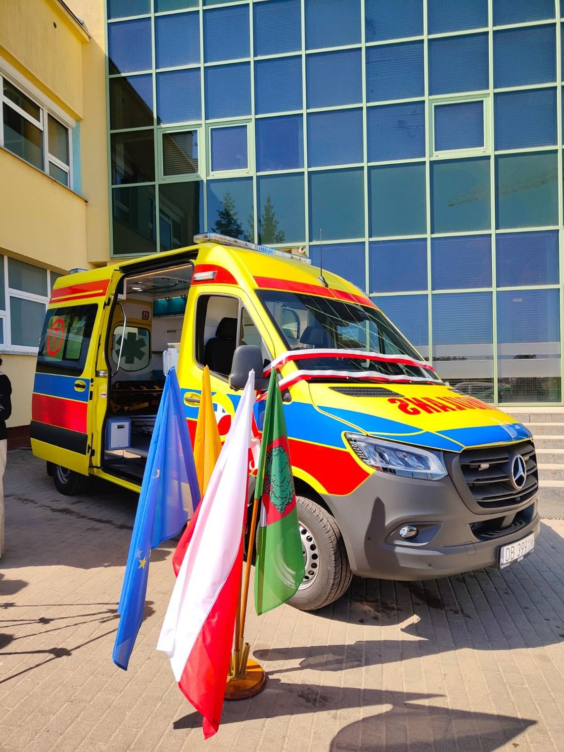 Wałbrzych: nowa karetka przeznaczona do transportu pacjentów kardiologicznych.