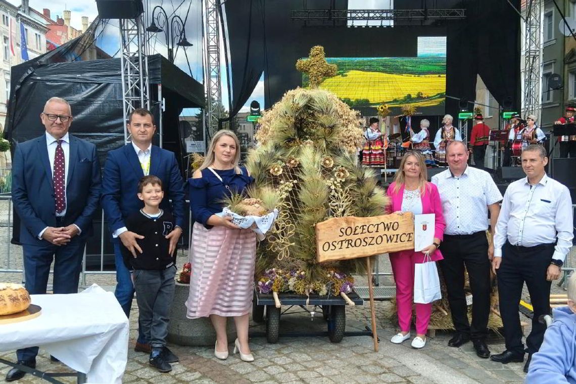 Wieniec dożynkowy Sołectwa Ostroszowice zwyciężył w konkursie powiatowym