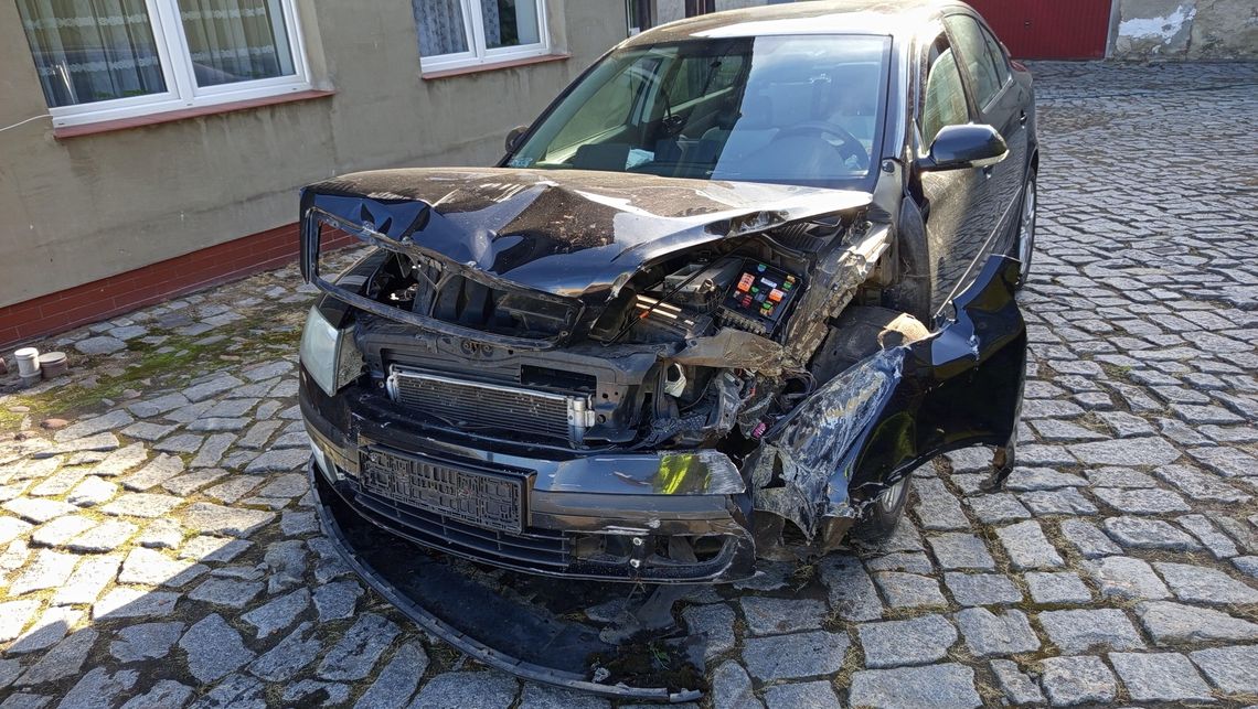 Wilków Wielki, Skodą wjechał w płot i latarnię na "ósemce"