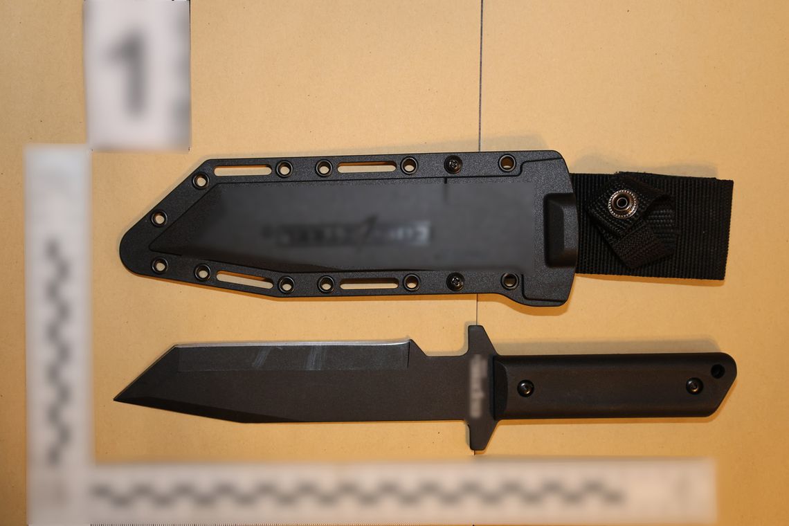 Wrocławscy policjanci zatrzymali 15-latkę, która kilkukrotnie ugodziła nożem starszą kobietę