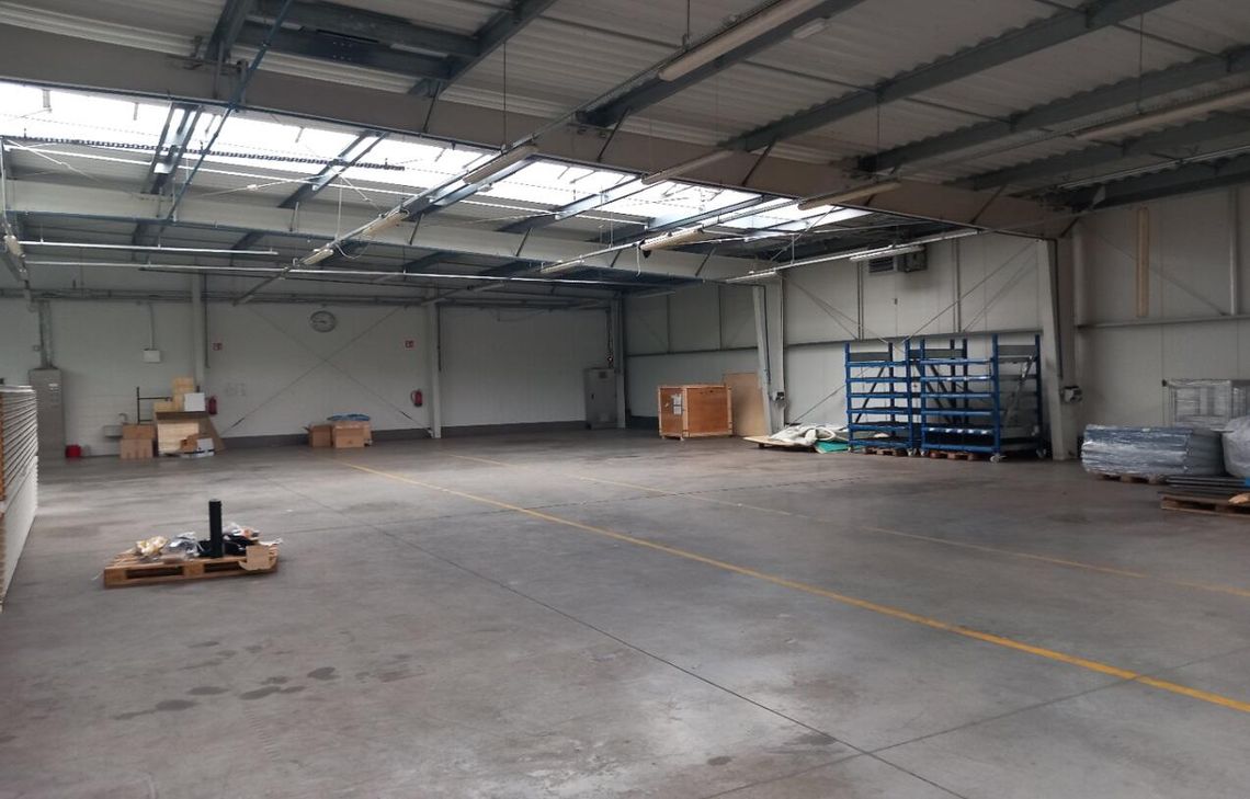 Wynajmę halę ok. 450 m2 z zapleczem socjalnym, w Bielawie