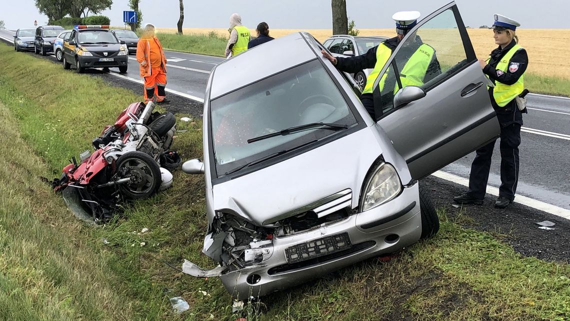 WYPADEK MOTOCYKLISTY NA ÓSEMCE (AKTUALIZACJA WIDEO)