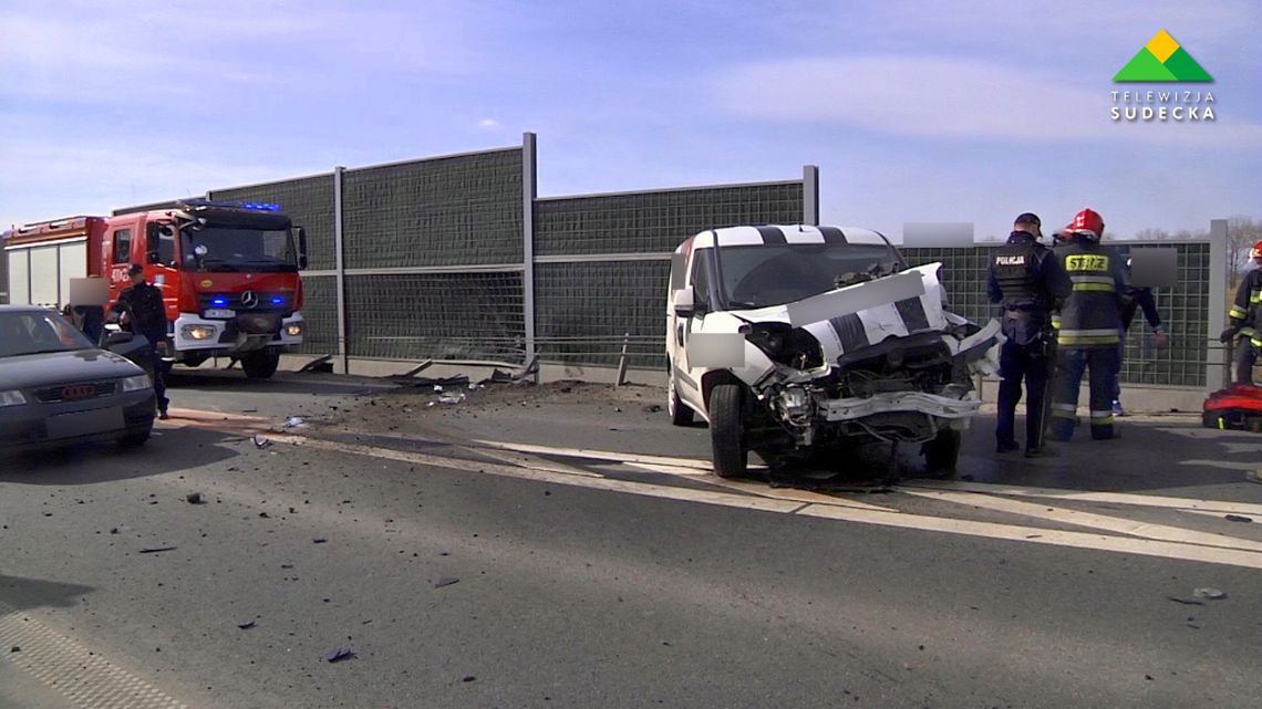 WYPADEK NA OBWODNICY UCIECHOWA WYPADEK NA OBWODNICY UCIECHOWA