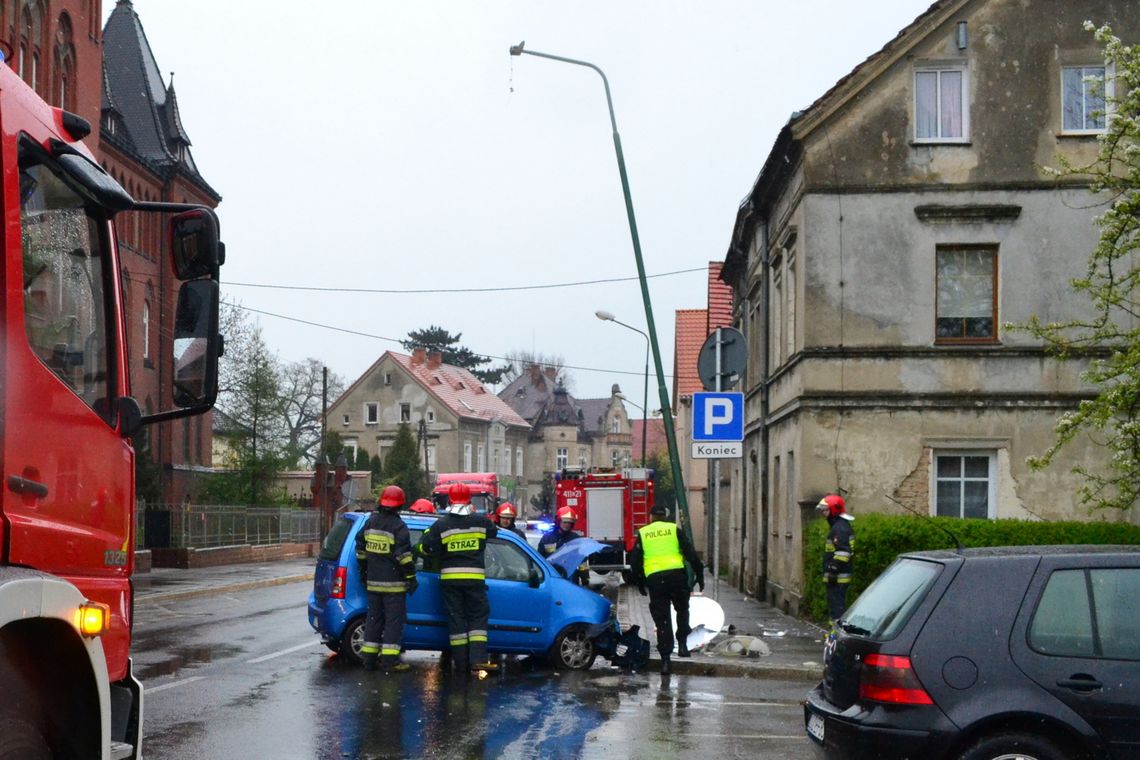 WYPADEK W DZIERŻONIOWIE