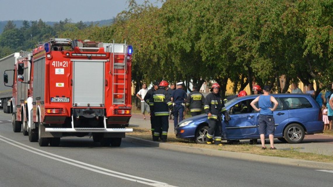 WYPADŁ Z DROGI NA PODWÓJNYM GAZIE