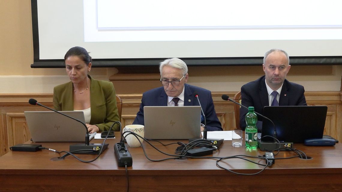 XV Sesja Rady Powiatu Kłodzkiego: Przyjęto Budżet na 2026 rok