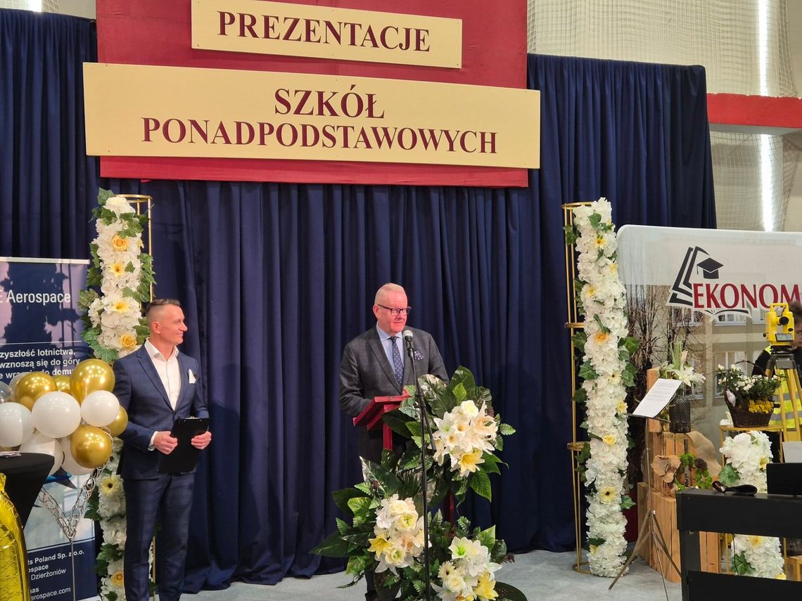 XXVII Prezentacje Szkół Ponadpodstawowych XXVII Prezentacje Szkół Ponadpodstawowych