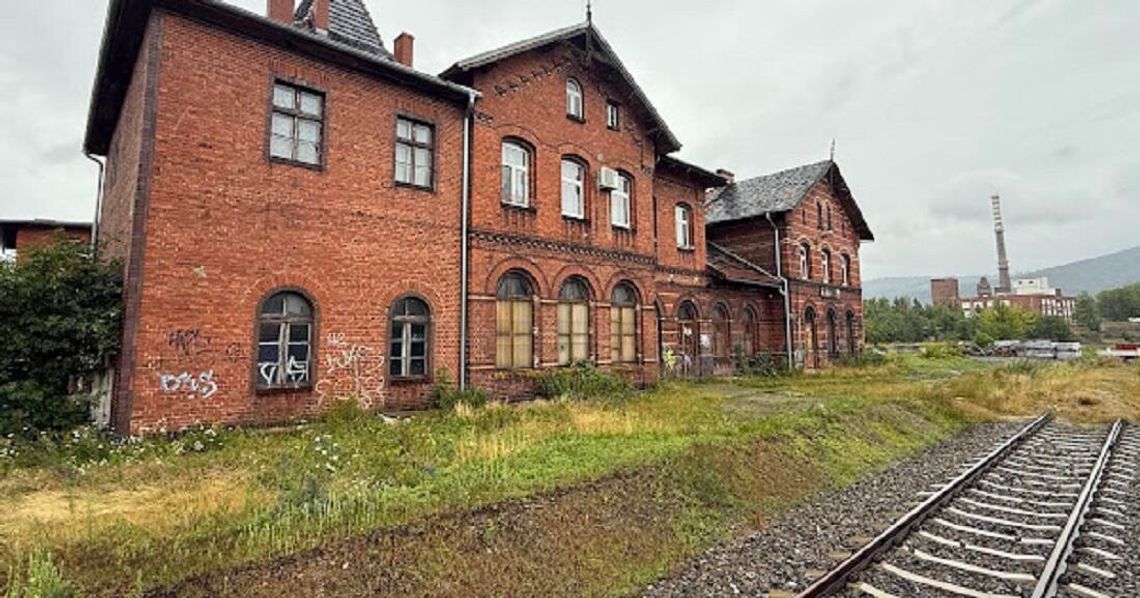 Z Bielawy do Srebrnej Góry – kolejowym szlakiem przez Polskie Como wzdłuż Linii Kolejowej nr 318