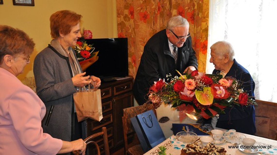 Z KWIATAMI DO 100-LATKI Z KWIATAMI DO 100-LATKI