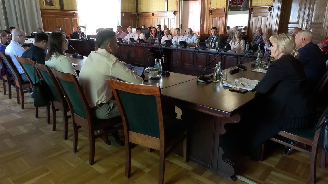 Za nami kwietniowa sesja Rady Miejskiej w Bielawie Za nami kwietniowa sesja Rady Miejskiej w Bielawie