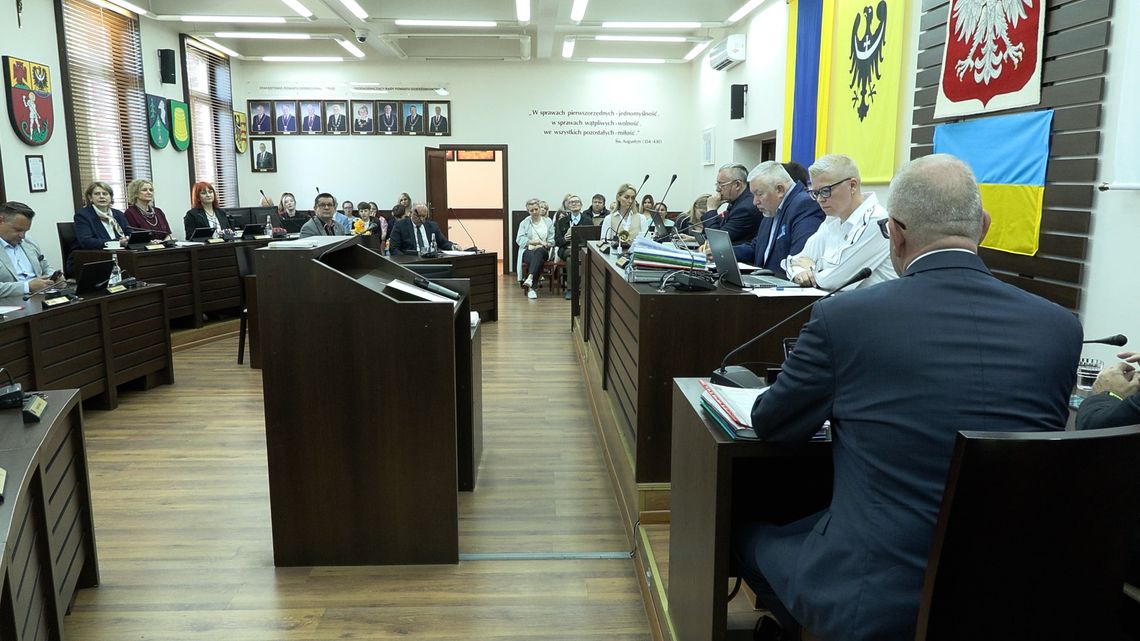 Za nami kwietniowa sesja Rady Powiatu Dzierżoniowskiego Za nami kwietniowa sesja Rady Powiatu Dzierżoniowskiego