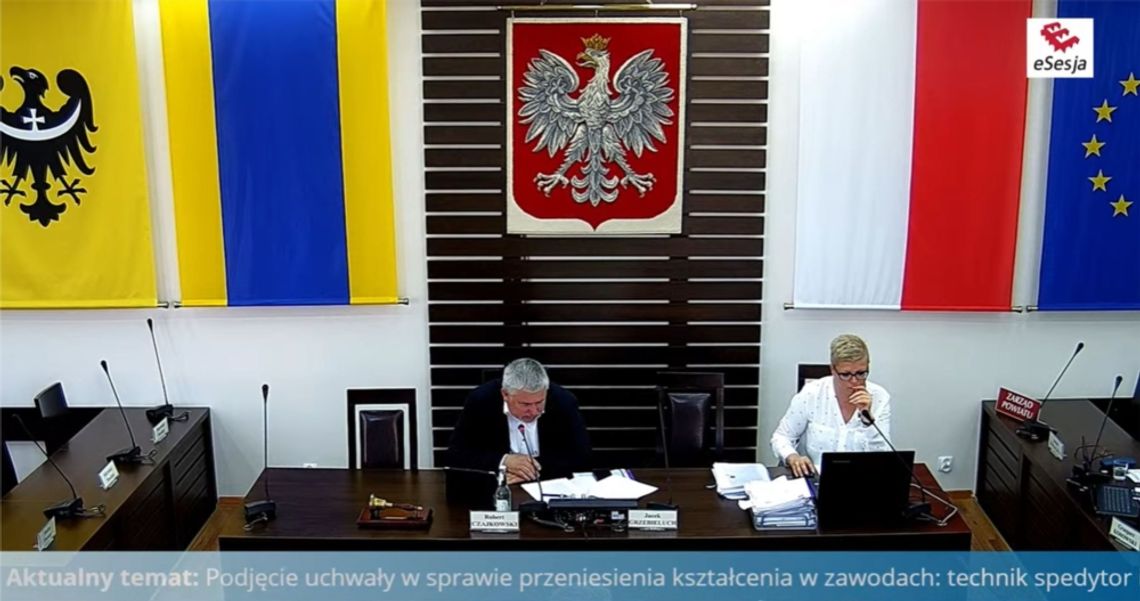 ZA NAMI SESJA RADY POWIATU DZIERŻONIOWSKIEGO ZA NAMI SESJA RADY POWIATU DZIERŻONIOWSKIEGO