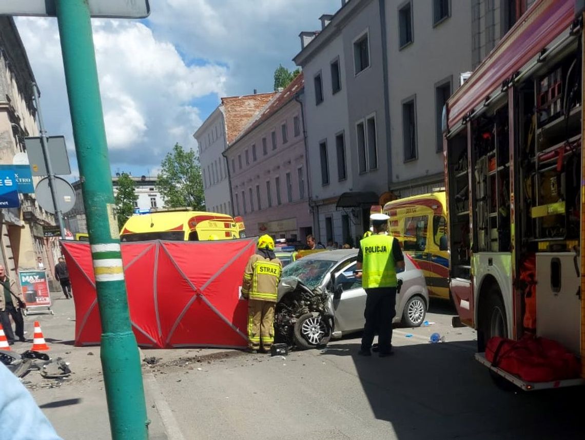 Ząbkowice Śl. Tragiczny wypadek po uderzeniu Fiatem w dom